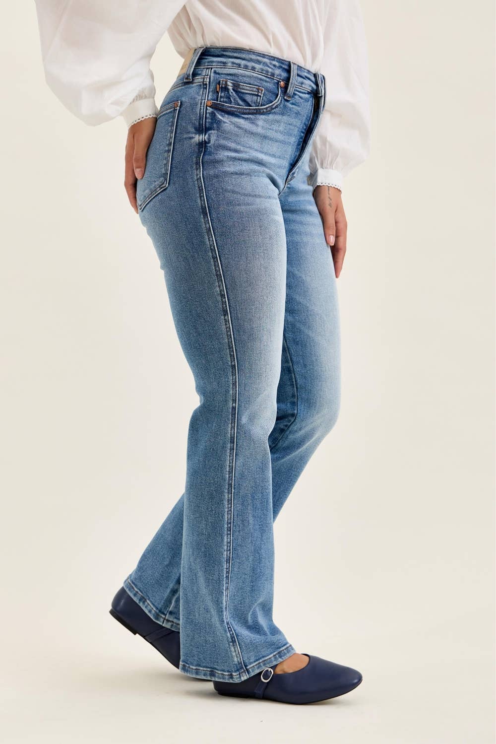 HW T.C. DAISY Bootcut MD Instant Classic Indigo Multi Inseam
