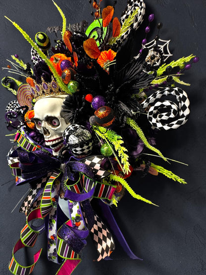 QUEEN OF HALLOWEEN DELUXE XL SKULL WREATH 35x39|9476