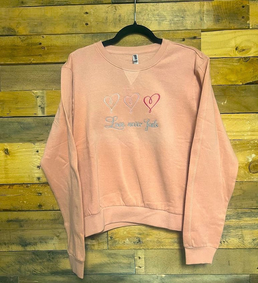 Love Never Fails Crewneck|8614