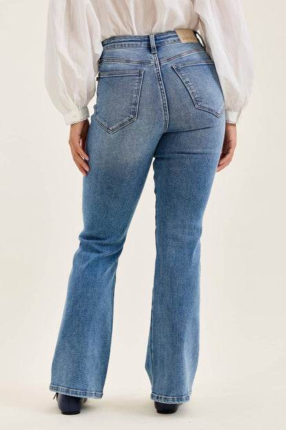 HW T.C. DAISY Bootcut MD Instant Classic Indigo Multi Inseam
