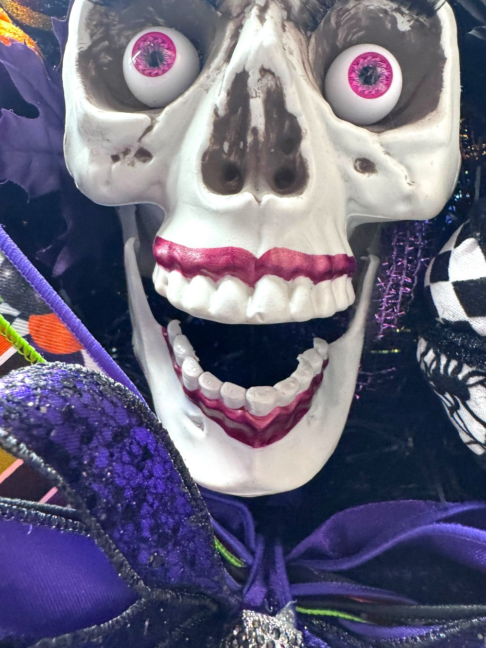 QUEEN OF HALLOWEEN DELUXE XL SKULL WREATH 35x39|9469