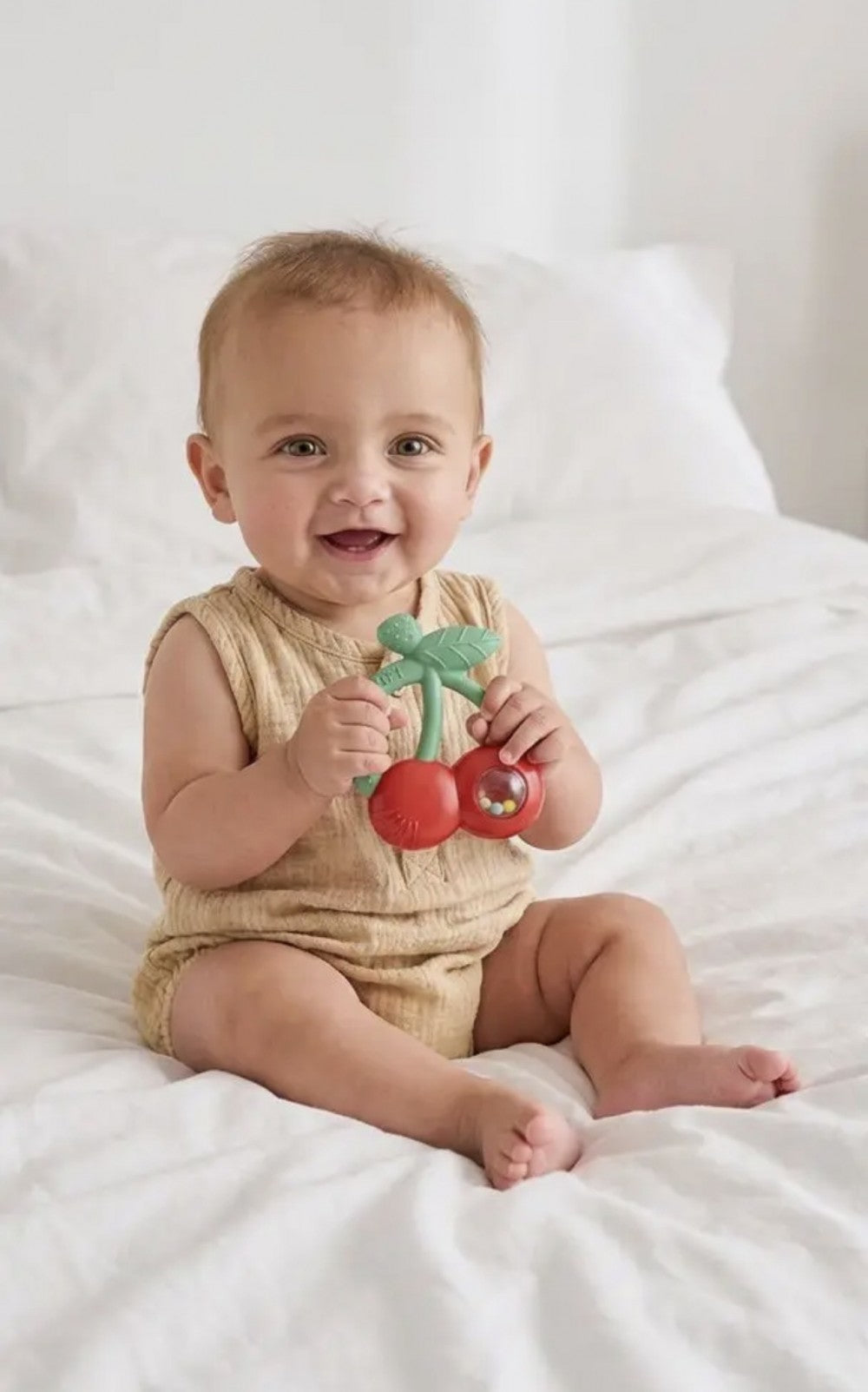 ITSY SHAKE CHERRIES TEETHER RATTLE|9363