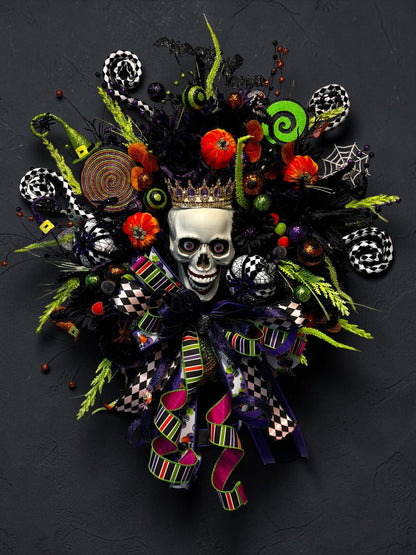 QUEEN OF HALLOWEEN DELUXE XL SKULL WREATH 35x39|9479