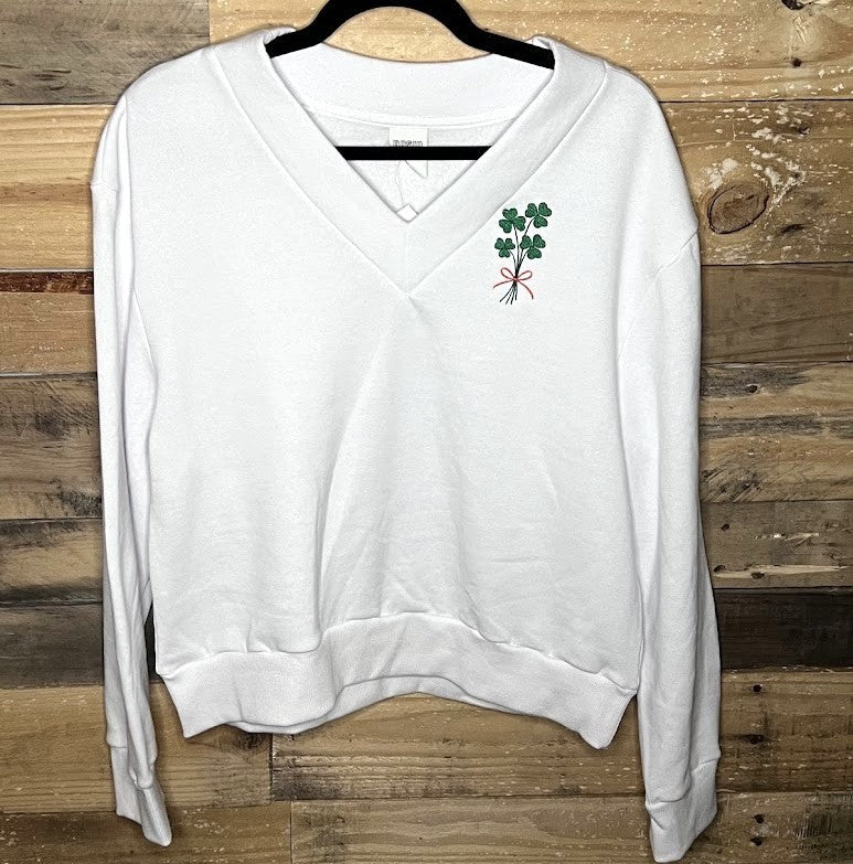 Shamrock Bouquet White V-Neck|8782