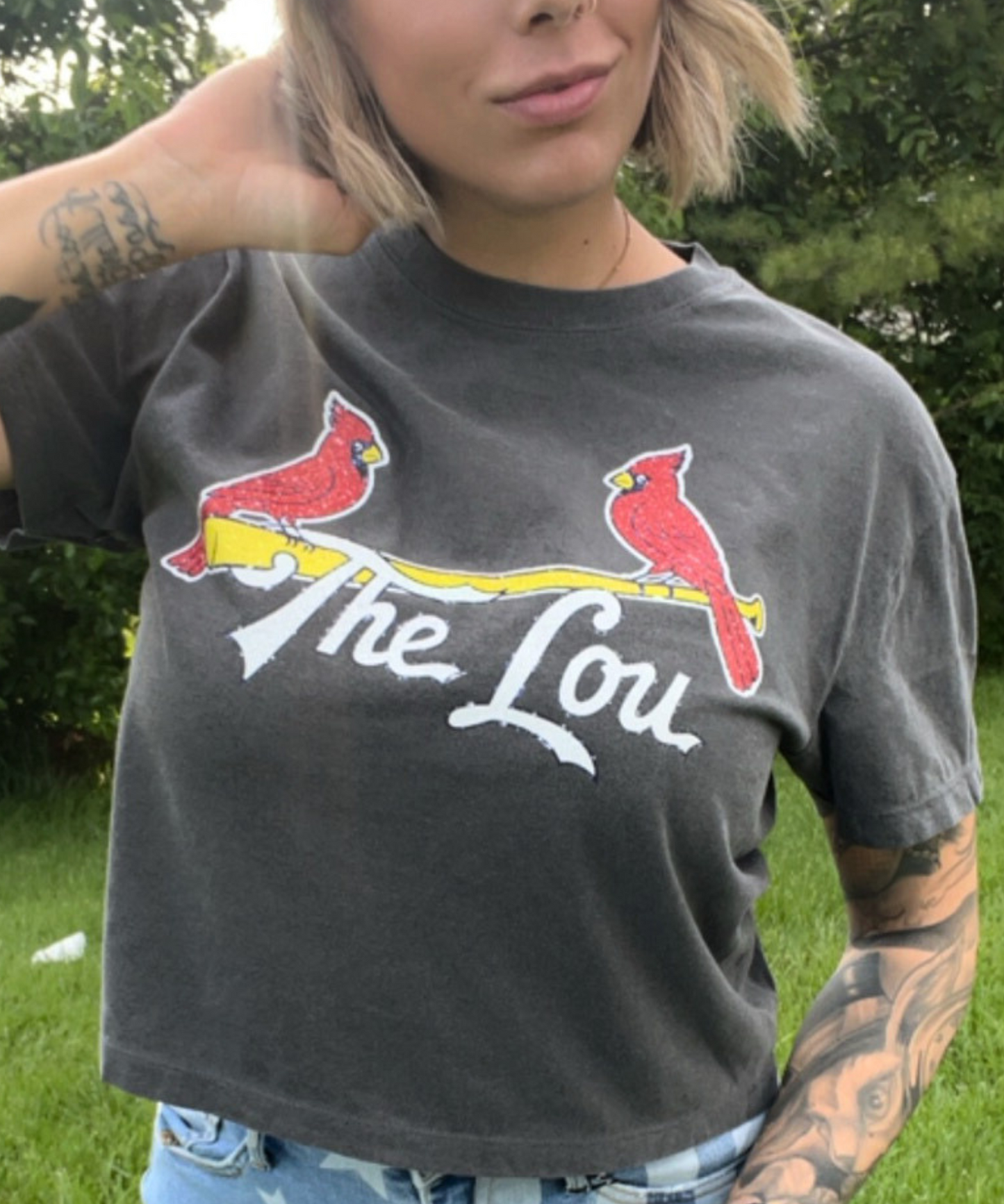 "The Lou" Cardinals City Connect Tee - Pepper